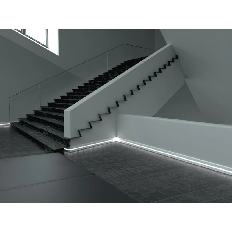 Плинтус напольный PN 050LED