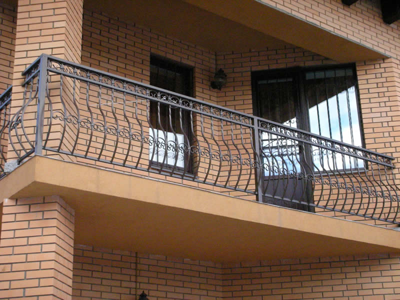 Цены на перила на балкон из металла